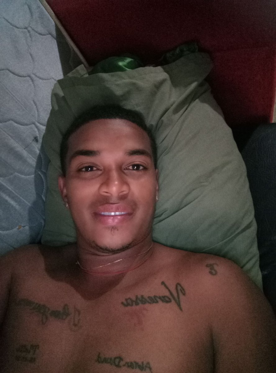 Heiderh97's tweet photo. 🥶🌧️
#NegroDeBarrio 🔥🌴 https://t.co/aGvPTYhsJt