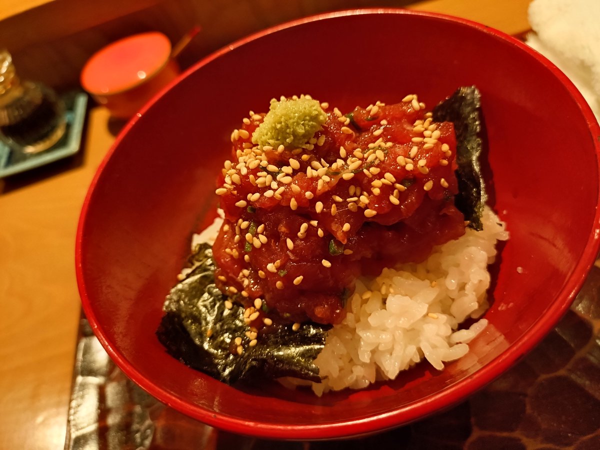 pastmate's tweet photo. たらば蟹の和えそばと鮪中落ち飯 https://t.co/WdeppOW1Fb