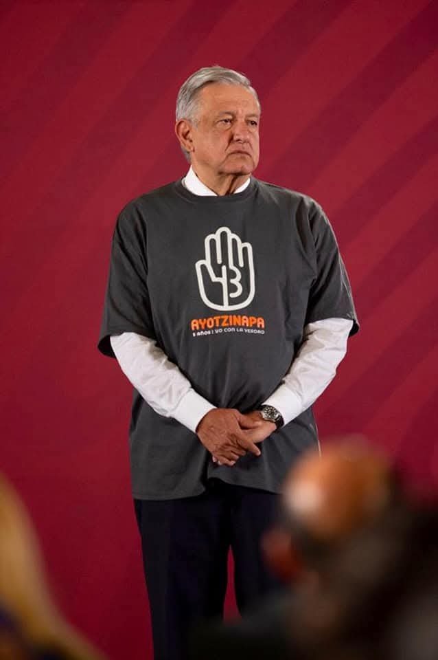 rthur013's tweet photo. La forma en que MORENA explotó AYOTZINAPA es motivo de estudio
Este partido político explotó hasta la medula la tragedia, la tomo como estandarte y prometió justicia a las familias.
12 años después, para MORENA ya no son importantes, no les sirven, ni les importan.
Lucro con su dolor para llegar al poder y hoy esas familias están a la deriva con más preguntas que respuestas.
Y eso no va a cambiar, hicieron un pacto con el diablo y lego la hora de pagar.