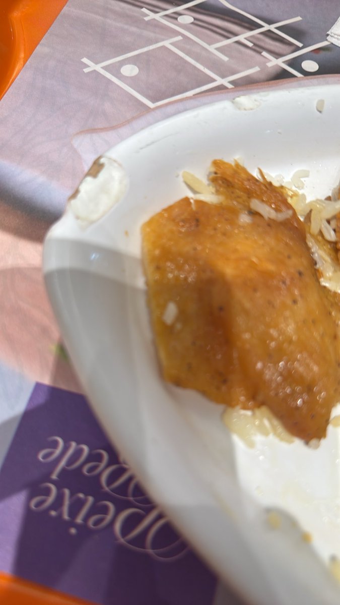 bernardoluiz's tweet photo. @peixenaredebsb estou desistindo de comer neste restaurante, no Brasilia Shopping, frango duro. Batata frita dura!! Muito ruim!! E o prato ainda quebrado!! Deixei quase tudo!! Eu tinha parado de comer neste local , voltei achando que tinha melhorado !! Isso as 15:30 de sábado !! https://t.co/dqHtDobyus