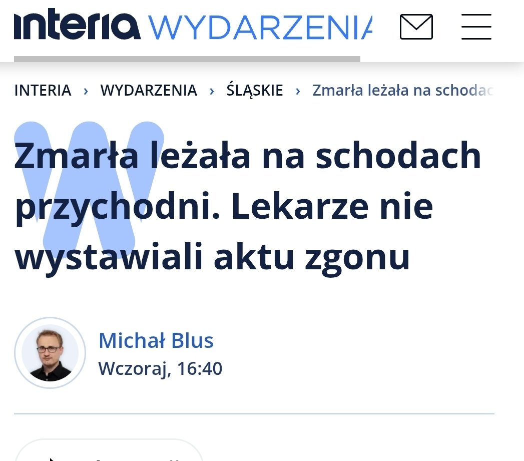 KPujdak's tweet photo. Stwierdzić zgon to nie to samo, co wiedzieć, dlaczego człowiek umarł

Jak zwykle uwaga skupia się na bezdusznym personelu. Bo zmarła kobieta na schodach i lekarze, którzy „nie chcieli stwierdzić zgonu”. Zanim jednak wydamy wyrok, warto rozdzielić dwie kwestie, które w tej dyskusji są wrzucane do jednego worka.

Pierwsza to stwierdzenie, że człowiek nie żyje. Każdy lekarz ma kompetencje do stwierdzania zgonu wynikające z wykonywanego zawodu. Czym innym jest natomiast ustalenie, kto w konkretnej sytuacji ma obowiązek przeprowadzić odpowiednie czynności i wystawić kartę zgonu. Samo hasło „nie było uprawnionego lekarza” niewiele więc wyjaśnia.

Druga kwestia to przyczyna i okoliczności śmierci. Wiedzieć, że pacjent nie żyje, nie oznacza jeszcze wiedzieć, dlaczego umarł. Jeżeli lekarz nie zna pacjentki, jej historii choroby ani okoliczności poprzedzających zgon, nie powinien zastępować tych informacji domysłem: „Przyszła do przychodni, więc była chora, a skoro była chora, to zmarła z przyczyn naturalnych”.

To nie jest rozumowanie, na którym można opierać odpowiedzialne orzeczenie. Nagły zgon może wymagać wyjaśnienia. Samo miejsce śmierci nie rozstrzyga jej przyczyny, a podpis lekarza nie jest formalnością służącą temu, żeby problem jak najszybciej zniknął ze schodów.

Nie oznacza to oczywiście, że nieznajomość pacjentki usprawiedliwia bezczynność. Trzeba podjąć odpowiednie działania, zebrać dostępne informacje i uruchomić właściwe postępowanie. Nie wiemy jednak, czy w tym przypadku problemem była obojętność, obawa przed pochopnym poświadczeniem przyczyny śmierci, spór o obowiązki czy zwykły chaos organizacyjny. Tego należy się dowiedzieć, zanim zacznie się publicznie oskarżać konkretnych ludzi o znieczulicę.

Pozostaje kwestia szacunku dla zmarłej. Miejsce należało zabezpieczyć, zapewnić osłonięcie ciała i tak zorganizować pracę przychodni, aby zachować godność zmarłej oraz uszanować jej bliskich. Jeśli była inna droga, należało skierować nią pacjentów. Jeśli nie było: czasowo ograniczyć dostęp do tej części budynku, a w razie konieczności wstrzymać przyjmowanie pacjentów.

Ale także tutaj trzymajmy się faktów. W przytoczonej wypowiedzi policjant informuje, że ruch zorganizowano tak, aby pacjenci nie przechodzili przez miejsce zdarzenia. Nie można więc bez wyjaśnienia tej rozbieżności powtarzać jako pewnika, że przez trzy godziny ludzie musieli omijać ciało.

Szacunek dla śmierci jest obowiązkiem. Rzetelność w ocenianiu żywych również. Trzeba ustalić, dlaczego to wszystko trwało tak długo i kto za co odpowiadał. Sam nagłówek o „bezdusznych lekarzach” jeszcze niczego nie wyjaśnia.
Ciekawy jestem, co powie na ten temat @ProfJBerent