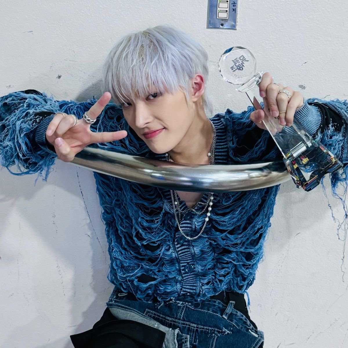 lovefrmingi's tweet photo. #MINGI “best listener’s pick” second round, things to do;

1. attendance check guide! make sure to check-in everyday to gain the hearts.
2. free daily roulette spin to win blue hearts.
3. tapjoy to complete quick missions.
4. watch ads to get 💙.

contribute fund drive; 
- https://t.co/VBfDNm784S

let’s start collecting from now on, be prepared! dm me for any questions :)