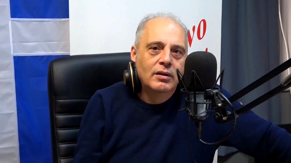 NewsUnityGR's tweet photo. Κυριάκος Βελόπουλος: «Ετσι θα κυβερνήσω υπέρ λαού» - @velopky

https://t.co/co9qLVSnFD

#Βελόπουλος #Ελληνική_Λύση #Ελλάδα #Ελλας #NewsUnity https://t.co/MJFnMtKQQq