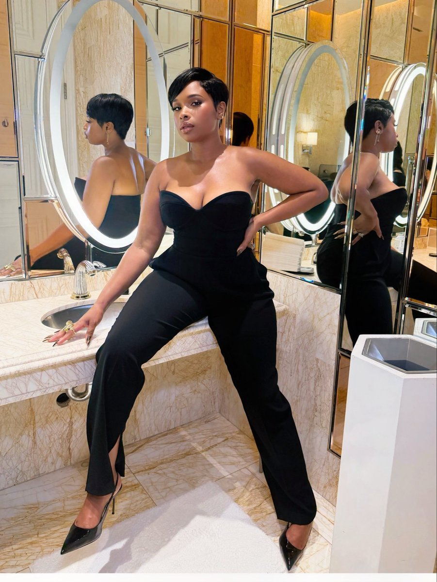 IAMJHUD's tweet photo. Ended a crazy but fun work week on the highest note! ✨ https://t.co/PCUJ6TuDqq