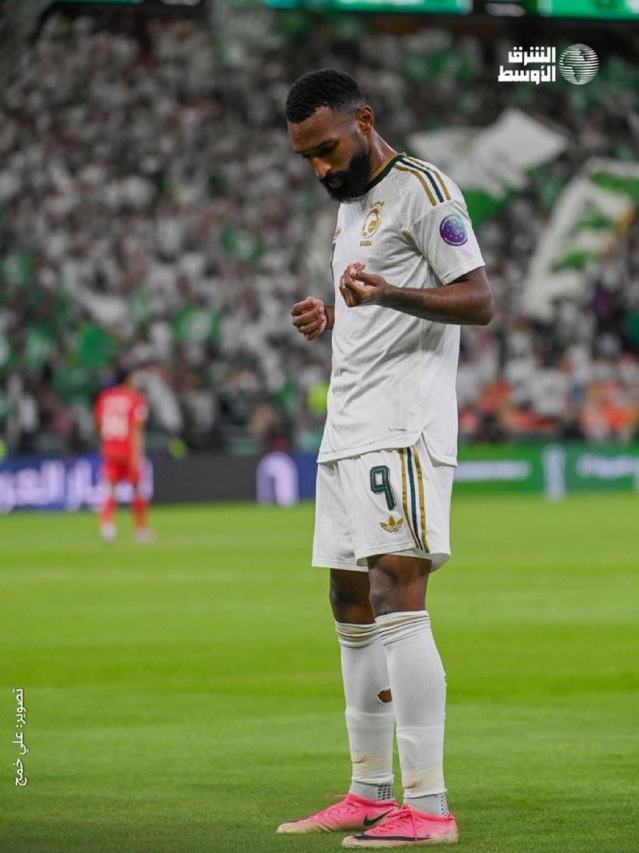 hasanalnaqour's tweet photo. البريكان يعلمك و يعني مهاجم في شوط واحد 

والله كنا مظلومين في مباراة الكويت !!

#خليجي٢٧ https://t.co/oPdRFLIk8O