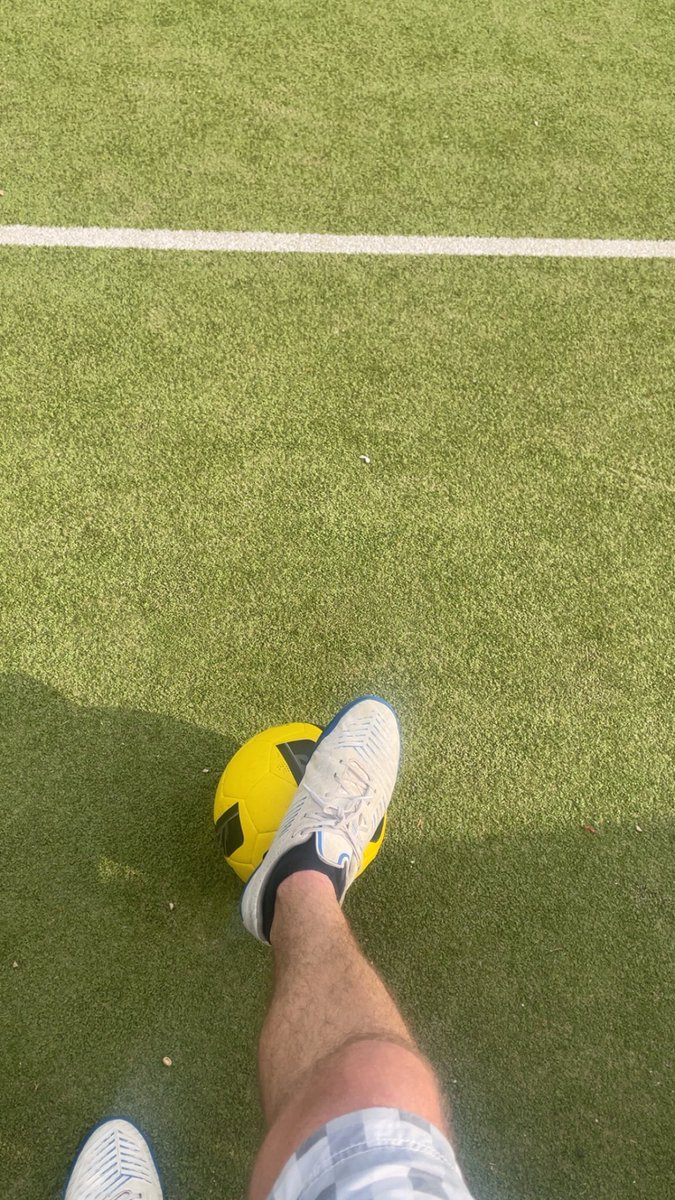 FanHotspur_'s tweet photo. On a repris un peu sur le terrain. 

J’ai l’air d’avoir trouvé une technique pour tiré fort mais il faut que perfectionne ça ! 

Comme Kulu l’a dit I’M HUNGRY LET’S EAT https://t.co/jZogfnrJeT