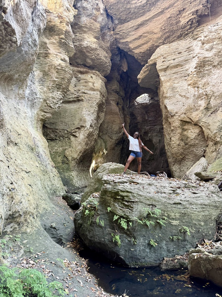 JessiicaXavierr's tweet photo. Moçambique é batota 😍
São praias, savanas, florestas, cachoeiras e ainda essa beleza de grutas🙌🤍
Amo beleza desse país https://t.co/FJMTff9beF