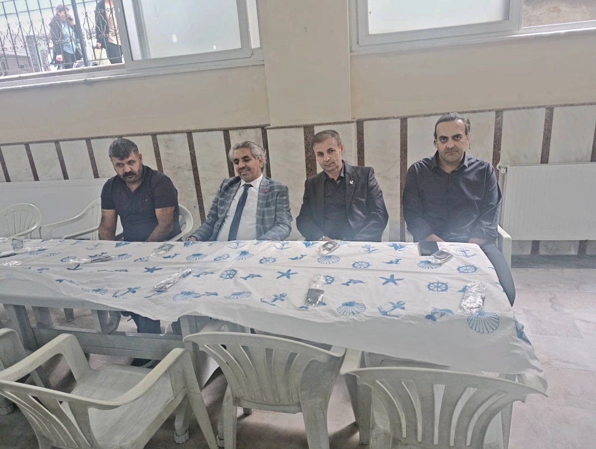 yrefahesenyurt's tweet photo. Huzur Partisi Genel Başkan Yardımcısı Sayın Cihan Arısüt'ün kıymetli annesi merhume için düzenlenen mevlid programına, İlçe Başkanımız Sayın Selçuk Güneş ve İlçe Başkan Yardımcılarımız katılım sağlamıştır.

Mekânı cennet, makamı âli olsun.

@selcukbey3634 @cihanarisut https://t.co/r3ltVszCHi