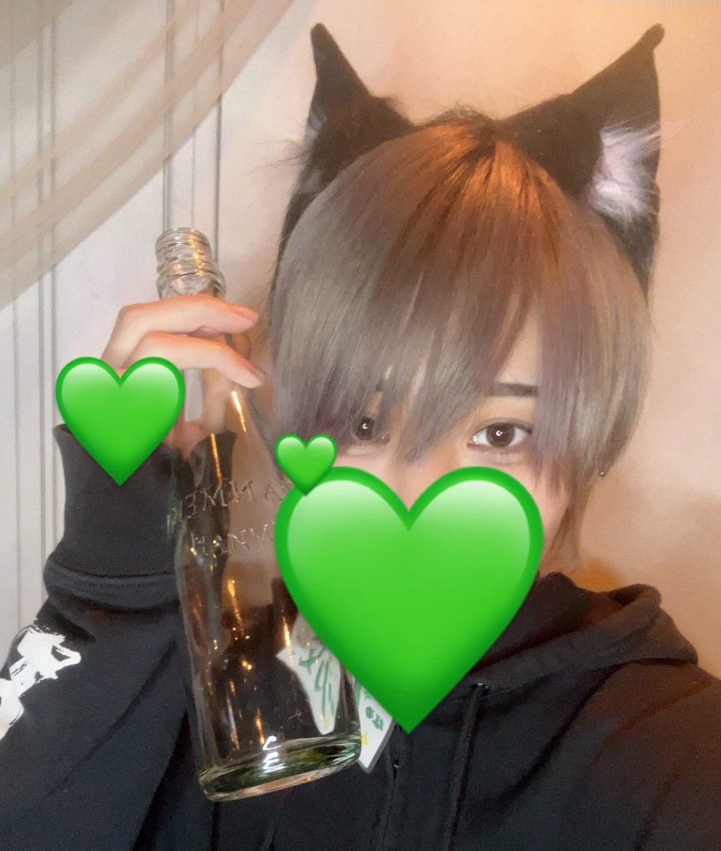 naru___neo's tweet photo. めちゃくちゃ他上手いのに服は描けないのが面白いし効果音ほんとに恥ずかしいんですよ！まじで！笑 絵の話もオタトークも最高に楽しかったです‼️🎶

ALT⬇️ https://t.co/X1JszqsNMj