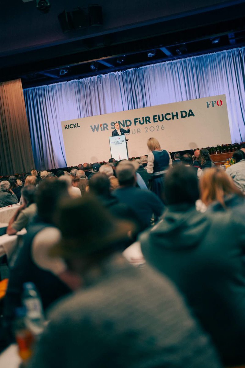 FPOE_TV's tweet photo. Was für ein Auftakt unserer „Wir sind für euch“-Tour! 🇦🇹

Heute sind wir in Osttirol gestartet – und die Stimmung war einfach phänomenal. Unzählige tolle Eindrücke und viele persönliche Begegnungen. Das alles gibt uns Kraft für den politischen Herbst.

Immer mehr Österreicher haben das Agieren der Verlierer-Ampel satt und leiden unter der Politik dieser Chaostruppe. Gleichzeitig spüren wir großen Zuspruch für den konsequenten Weg der FPÖ. Das war auch beim heutigen Tourstart deutlich zu merken.

Hier gibt es die ersten Eindrücke aus Osttirol. 🇦🇹