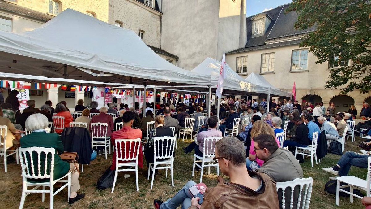 emmanuelmaurel's tweet photo. Heureux d'avoir participé aux universités de rentrée de la fédération de Paris du Parti socialiste. 

Avec Olivier Faure, Jérôme Guedj et Raphaël Glucksmann, nous avons débattu pendant 2 heures avec les camarades.

J'ai pu expliquer ma proposition de grand emprunt citoyen pour la reindustrialisation, la transition écologique, la formation et la recherche.

J'ai rappelé que la mission historique de la gauche, c'est la défense du monde du travail, et le partage des richesses, des pouvoirs et des savoirs.

#primaire #Choisir2027