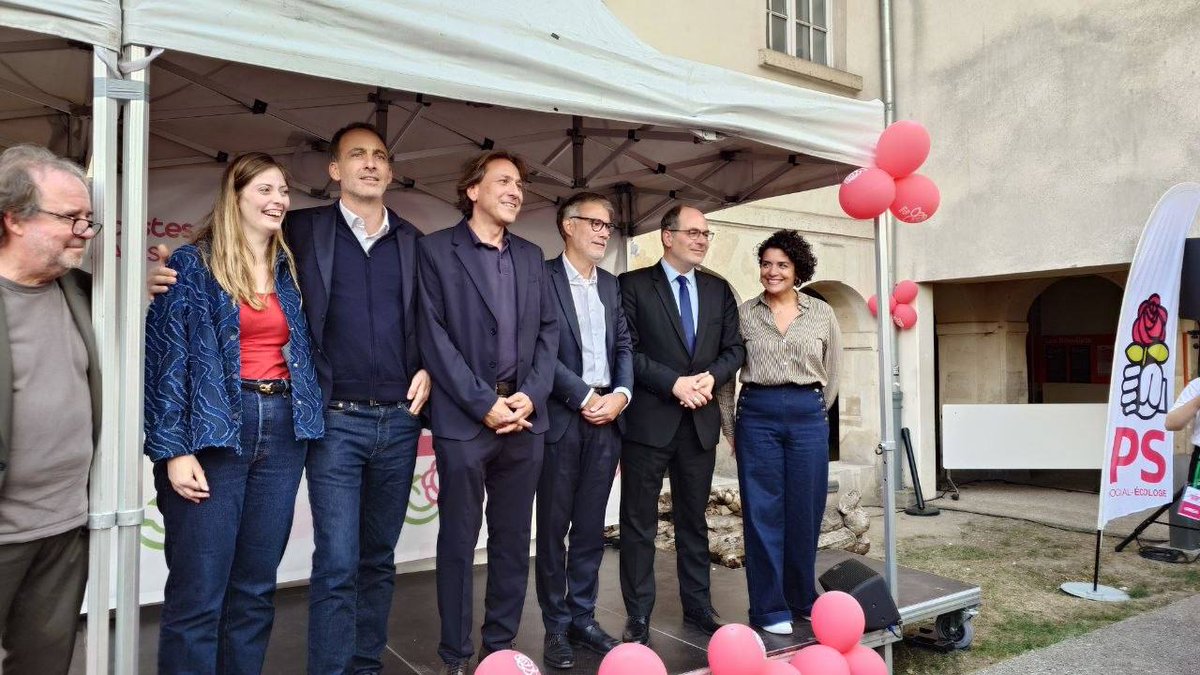 emmanuelmaurel's tweet photo. Heureux d'avoir participé aux universités de rentrée de la fédération de Paris du Parti socialiste. 

Avec Olivier Faure, Jérôme Guedj et Raphaël Glucksmann, nous avons débattu pendant 2 heures avec les camarades.

J'ai pu expliquer ma proposition de grand emprunt citoyen pour la reindustrialisation, la transition écologique, la formation et la recherche.

J'ai rappelé que la mission historique de la gauche, c'est la défense du monde du travail, et le partage des richesses, des pouvoirs et des savoirs.

#primaire #Choisir2027