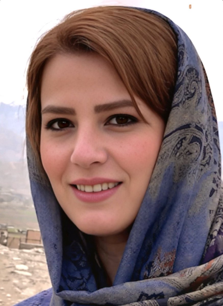 NilloofarAbi's tweet photo. او فقط یک نام نبود؛
یک نوعروس بود، یک همسر، یک زندگیِ ناتمام.
و کسی که قرار بود سال‌ها کنارش پیر شود، حالا باید با جای خالی‌اش زندگی کند.
یک عمر عشق و وفا با گلوله‌ای به یک عمر داغدار ماندن محکوم شد.
#سمیه_یوسفی https://t.co/4uSVK2QAz9