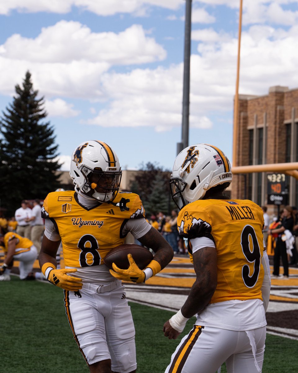 wyo_football's tweet photo. Rockin’ the Gold 🟡 https://t.co/w55WAH2U8i