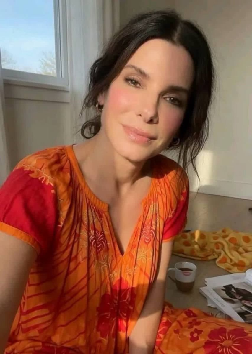 vybfwo22's tweet photo. Do you love me ?
#sandrabullocks https://t.co/hV86Jv6jCb