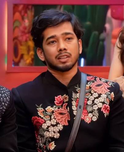 Siyannn01's tweet photo. BB STOP TARGETING SCOUT

Every contestant in Bigg Boss has flaws.
ScoutOP’s loyalty and straightforward nature are being highlighted more negatively than necessary at times.
Fair evaluation matters https://t.co/oI9vyxKUlT