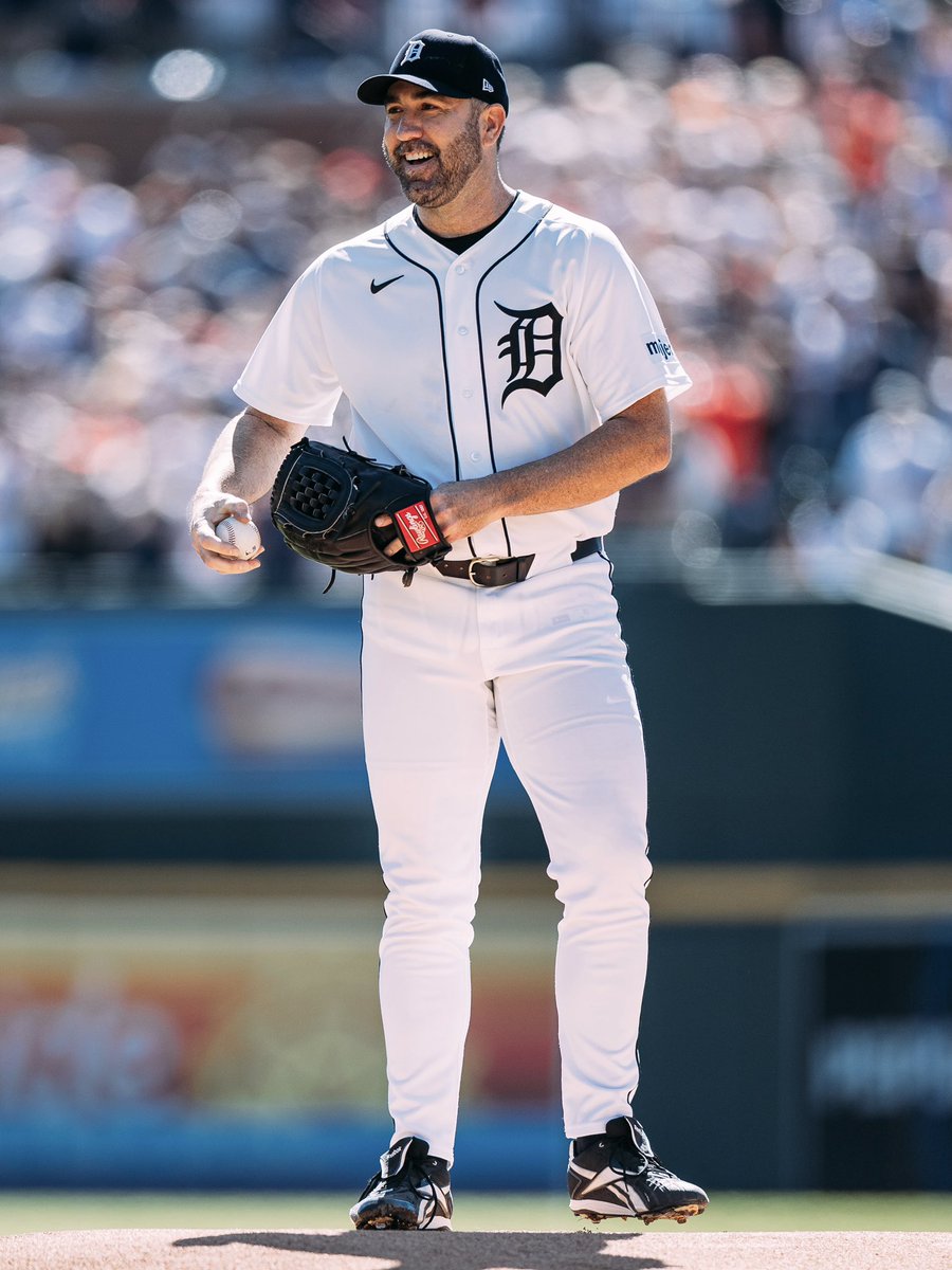 tigers's tweet photo. One last time 🐐 https://t.co/ZJFHUNQBCK