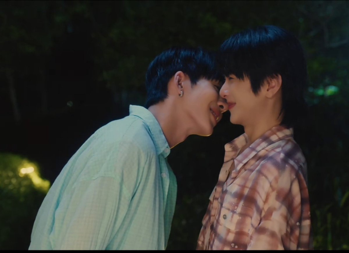 lanwei9728's tweet photo. Thirdwan moments were the sweetest, I was beaming the whole time seeing them 🤌🏻 , nine said truth "they should get a room already" 😂 

#MrFanboyEP5
#thirdwan https://t.co/YaBrlgjGgR