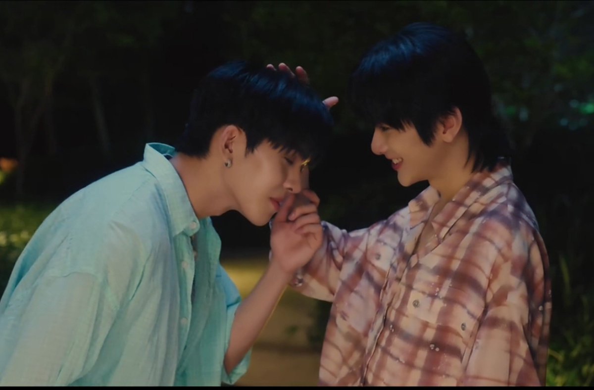 lanwei9728's tweet photo. Thirdwan moments were the sweetest, I was beaming the whole time seeing them 🤌🏻 , nine said truth "they should get a room already" 😂 

#MrFanboyEP5
#thirdwan https://t.co/YaBrlgjGgR