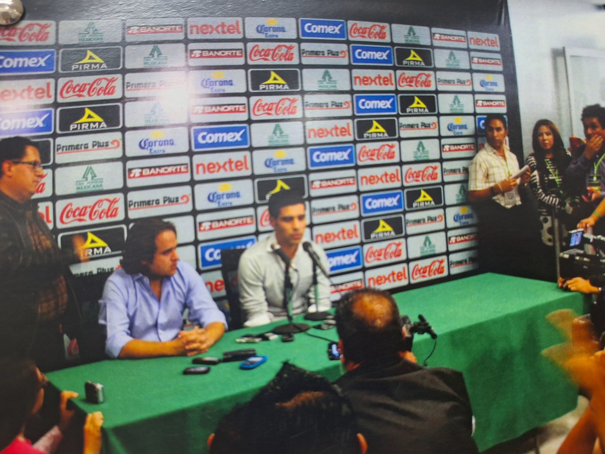 Christi6179520's tweet photo. Así presentaban a Rafa Márquez hace años en el Club León. 

Toda la suerte del mundo ahora cómo Dt de @miseleccionmx . https://t.co/5sROtbjcUI