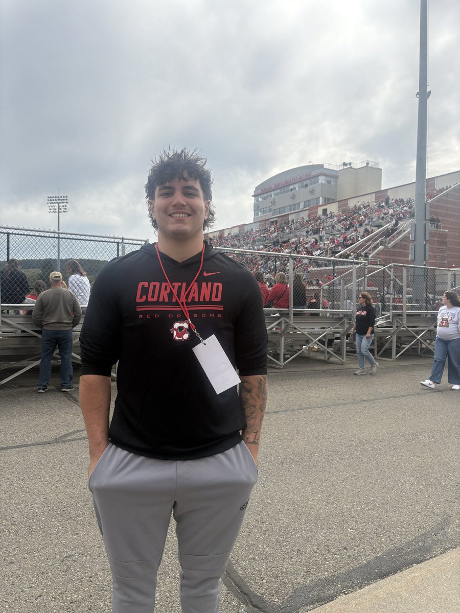 john_hull44's tweet photo. Back up @CortlandFB today for a gameday visit! Want to thank @Coach_Blu @Coach_Chy @_Coach_Mack @Coach_Sanchez55 @Coach_Mro and the rest of the coaching staff for a great day! 🔴⚪️🐉 https://t.co/02378Lu60U