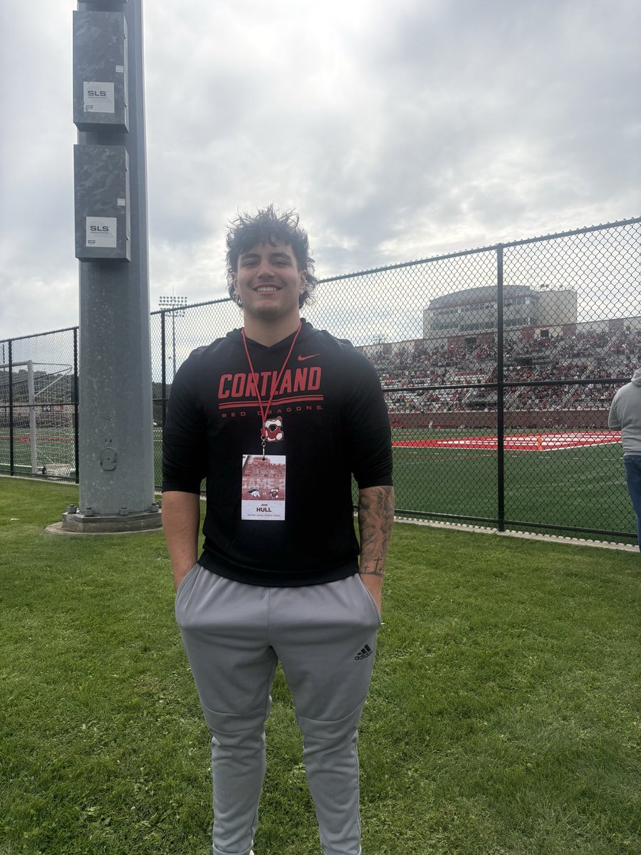 john_hull44's tweet photo. Back up @CortlandFB today for a gameday visit! Want to thank @Coach_Blu @Coach_Chy @_Coach_Mack @Coach_Sanchez55 @Coach_Mro and the rest of the coaching staff for a great day! 🔴⚪️🐉 https://t.co/02378Lu60U