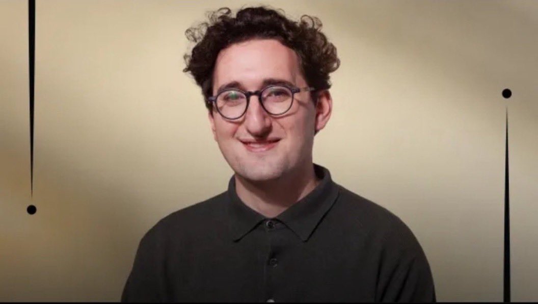 sofresh_sobleam's tweet photo. Been following the jews and their bullshit for quite sometime… so it’s not often that I hear anything new about them…. 

A little while ago, a friend of mine said… well.. it’s not necessary the SIZE of their nose… but it’s that lack of gap between their upper lip and their nose. 

Now I can’t unsee it. Seems there’s a specific jewish phenotype that has this trait and it’s absolutely disgusting, I hate it. Now I’m gonna share it with you …  

Aiden Ross for example.. his nose isn’t that big but look at it, almost touching his mouth 😭