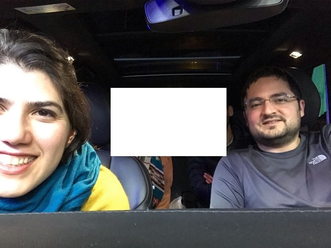 MattTheRat_'s tweet photo. نگار مرتضوی با تمام تلاش مشغول خونشوری جمهوری اسلامیه. من این موقعیت رو مناسب دیدم تا یکم از آدم های اطرافش بهتون بگم.
خواهرش "نینا مرتضوی" (یک خونشور مثل نگار)و پارتنر نینا آقای "حسام آرمندهی" مدیرعامل شرکت دیوار. همین لینکها نشون میده چرا رانتخوری در چنین شرکتهایی بیداد میکنه. https://t.co/muMUrSjjFY