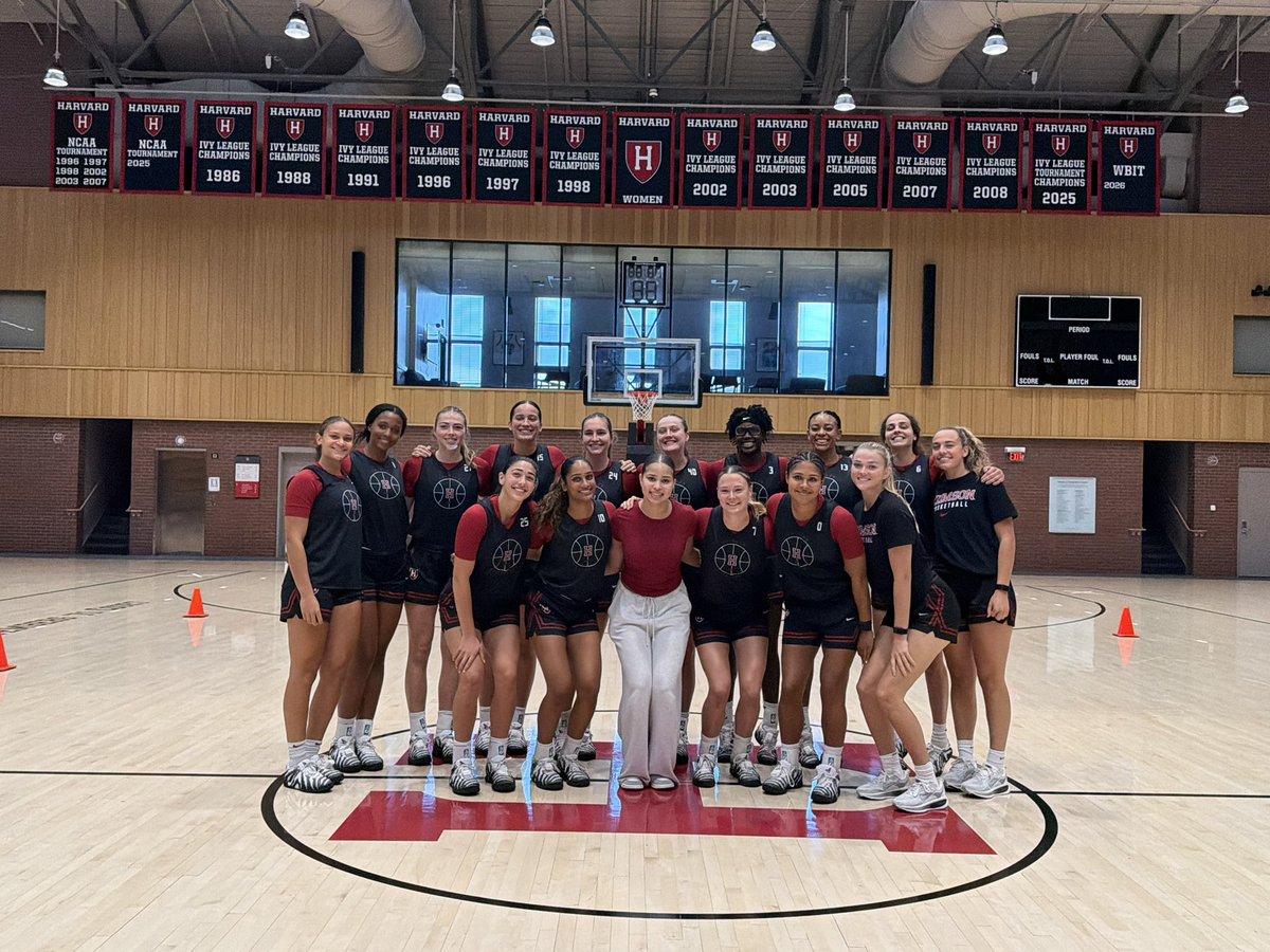 BrynnWard2029's tweet photo. Thank you to the @HarvardWBB staff for a great unofficial visit! I had a great time touring the school and learning more about the program. I’m looking forward to continuing to build our relationship!! @Legends_Bball @BryceMcKey @JDabbs86 @PGH_Ohio https://t.co/daqpbFvg8O