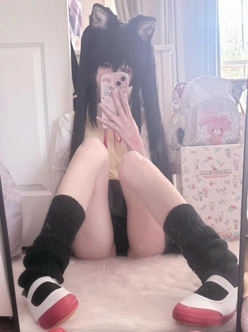 LoopzieAcolyte's tweet photo. Mewsect Azunyan https://t.co/q3AA0T8a65