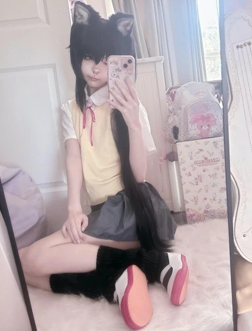 LoopzieAcolyte's tweet photo. Mewsect Azunyan https://t.co/q3AA0T8a65
