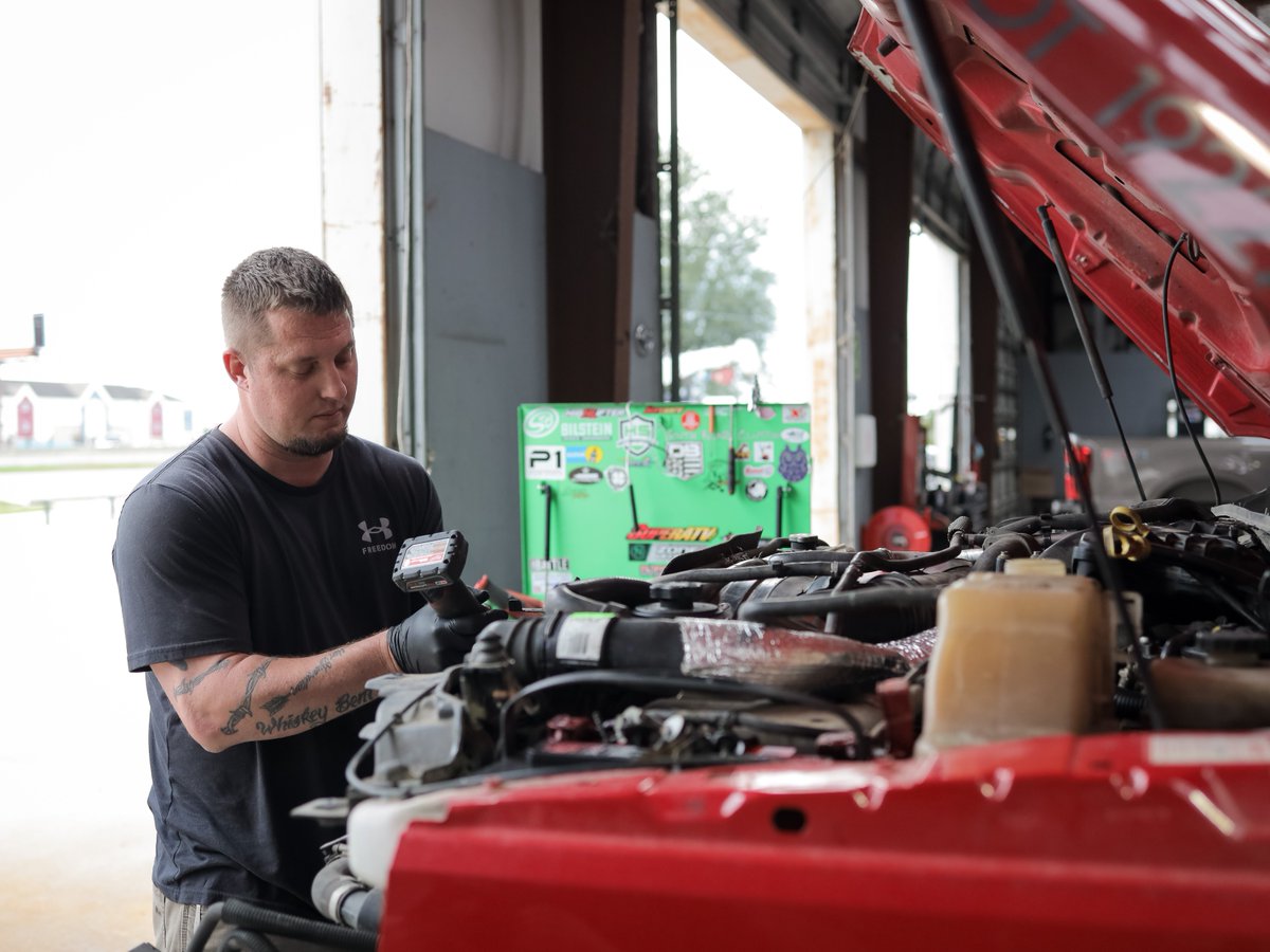 PhilpottFord's tweet photo. A smooth drive starts with regular maintenance. 🛠️ Schedule your next service today and keep your Ford ready for every adventure ahead.

https://t.co/aaus41AY9h https://t.co/JG0OMqnYcP