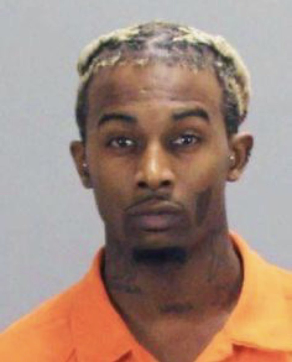 cartisburner__'s tweet photo. Which rapper got the best mugshot EVER? https://t.co/kDvjEsaLex