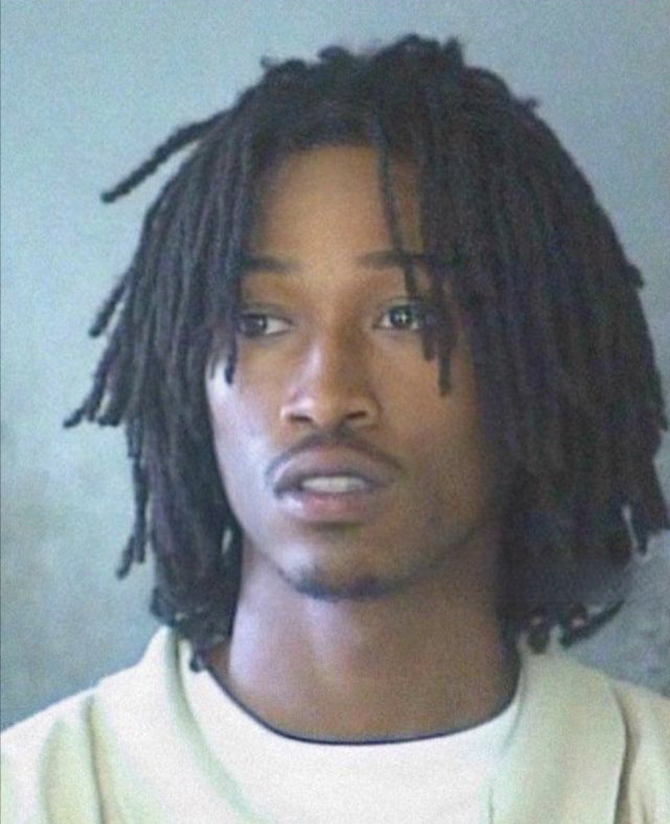 cartisburner__'s tweet photo. Which rapper got the best mugshot EVER? https://t.co/kDvjEsaLex