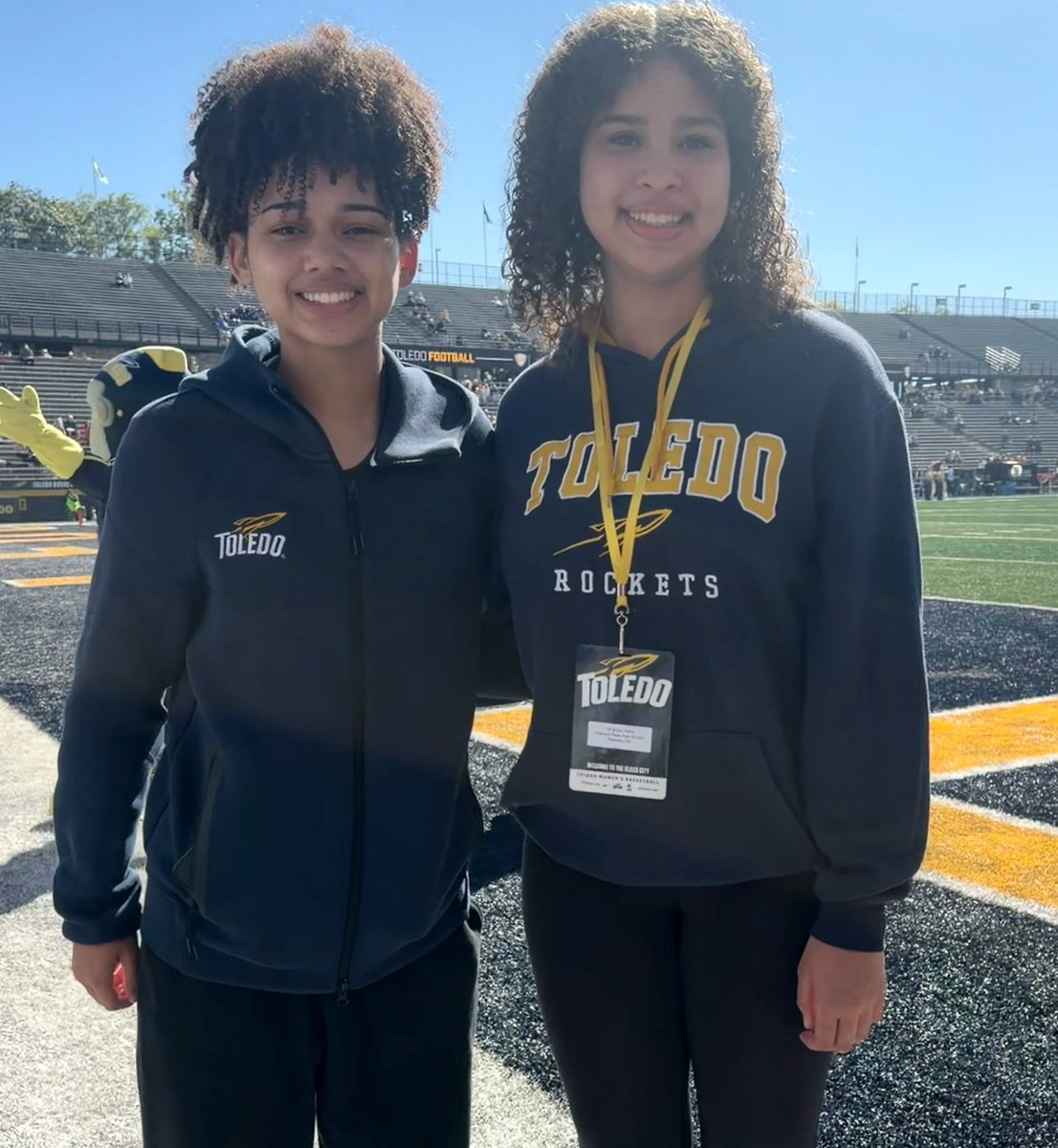 BrynnWard2029's tweet photo. Had a great time at @ToledoWBB for my unofficial visit! Thank you to the coaching staff for the invite! I had such a great time and really enjoyed getting to experience Toledo! @BryceMcKey @Legends_Bball @PGH_Ohio @JDabbs86 @CoachGeoff_ @G_Bogg https://t.co/CojvtsoBFs