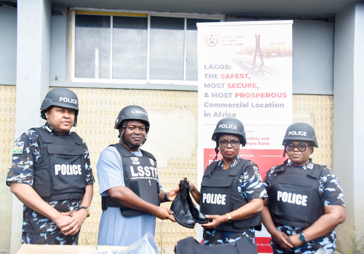 followlsstf's tweet photo. LAGOS STATE SECURITY TRUST FUND DONATES  BULLETPROOF VESTS, BALLISTIC HELMETS, OPERATIONAL BOOTS AND RAINCOATS TO THE MARITIME POLICE COMMAND, NIGERIA POLICE FORCE, LAGOS.

Slide 1: L-R: DCP Udu Moses Ogechi - DC Admin Maritime Police Command, Dr. Ayodele Ogunsan - Executive Secretary/CEO of the Lagos State Security Trust Fund, AIG Ronke Okunade - Assistant Inspector General of Police, Maritime Police Command and ACP Adegbite Oyin Frances during the presentation.