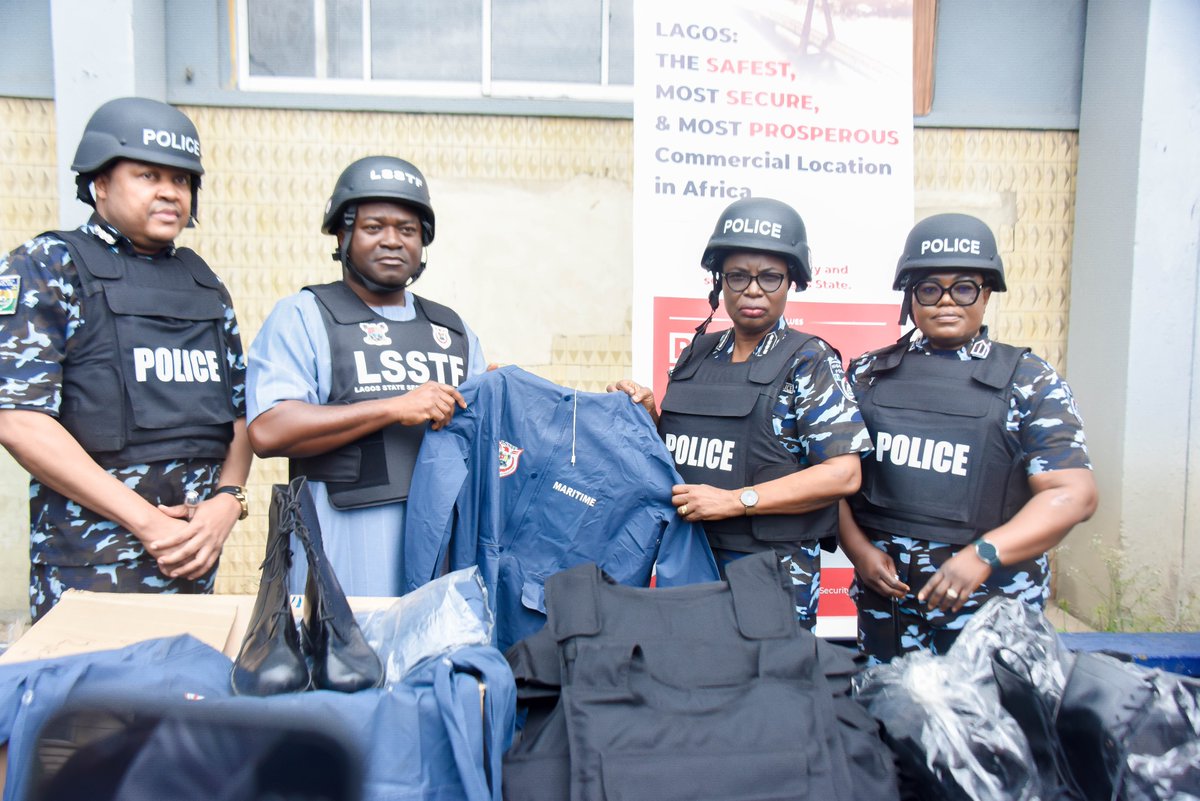 followlsstf's tweet photo. LAGOS STATE SECURITY TRUST FUND DONATES  BULLETPROOF VESTS, BALLISTIC HELMETS, OPERATIONAL BOOTS AND RAINCOATS TO THE MARITIME POLICE COMMAND, NIGERIA POLICE FORCE, LAGOS.

Slide 1: L-R: DCP Udu Moses Ogechi - DC Admin Maritime Police Command, Dr. Ayodele Ogunsan - Executive Secretary/CEO of the Lagos State Security Trust Fund, AIG Ronke Okunade - Assistant Inspector General of Police, Maritime Police Command and ACP Adegbite Oyin Frances during the presentation.