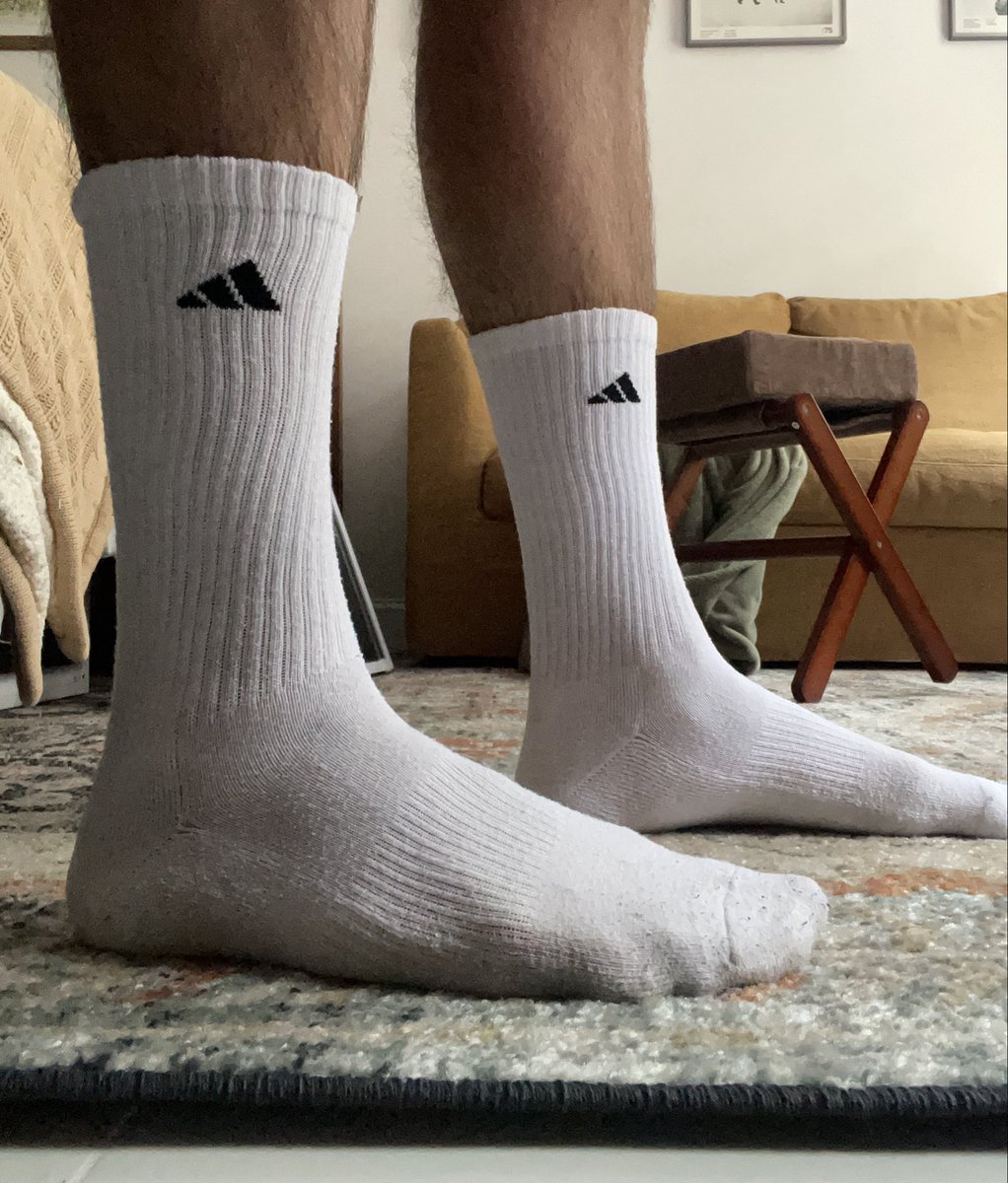 SebastianHook's tweet photo. These socks smell the best after a long run https://t.co/weeDQlQVrf