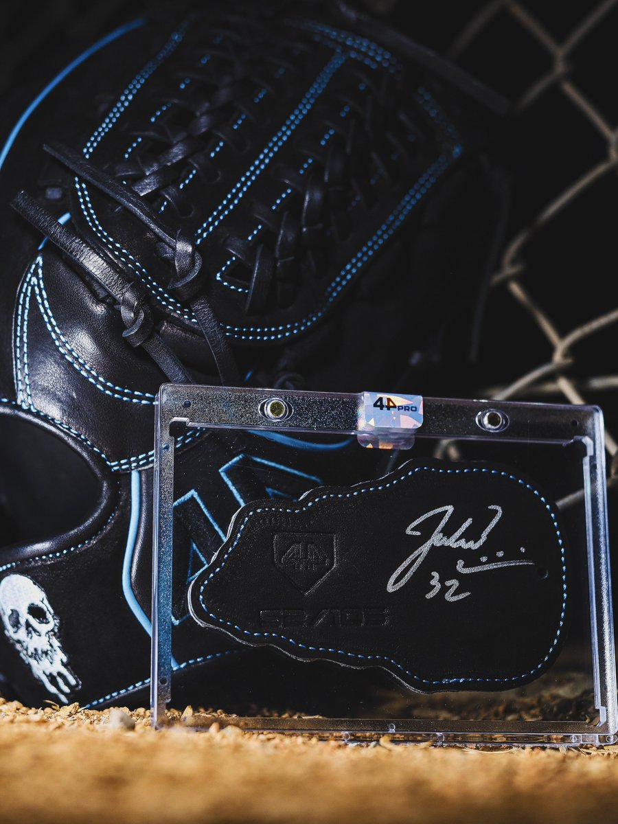 44ProCustom's tweet photo. ⚠️CAUTION: OPEN FLAMES. 9.29.26.

Baseball’s premier flamethrower has something coming.

Prepare to be melted. 💀

@Jmisiorowski9 https://t.co/YDbO1QA9jH