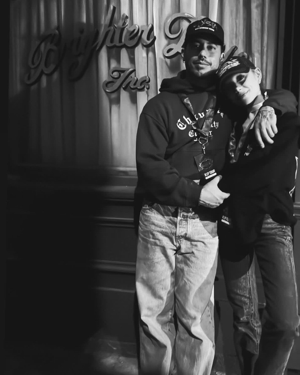 buwygfiib's tweet photo. MAMA &amp; PAPA 😭🥲 https://t.co/5iYpOPvVvw