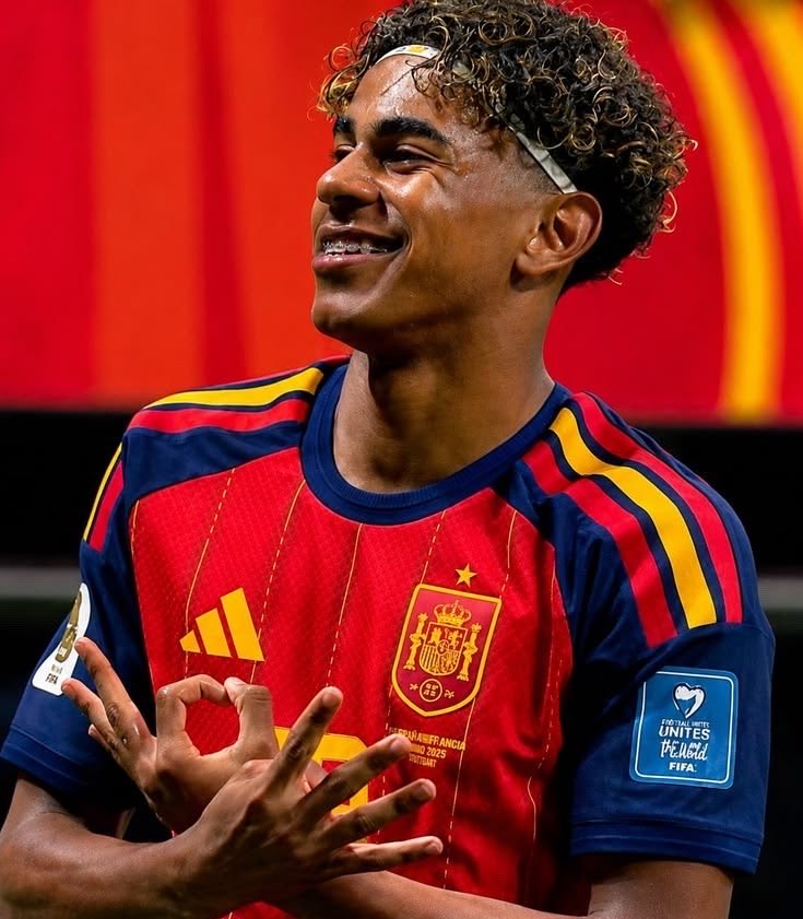 Tobs_fc's tweet photo. 🚨 BREAKING: Lamine Yamal scores the fastest goal against England on their home soil. 

One minute was all it took. 😭 https://t.co/ejgccPlpzH
