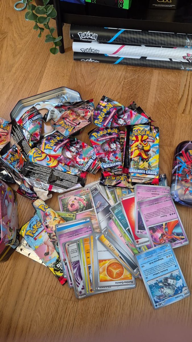 FrameFushion's tweet photo. 🚨🚨

Pokémon collection looking CRAZY 😮‍💨🔥
Prismatic Evolutions, Mega Evolution, Surging Sparks &amp; White Flare ✨
LIKE, RETWEET, COMMENT, FOLLOW to enter.

Good luck🍀 https://t.co/KB9TzvjLDZ