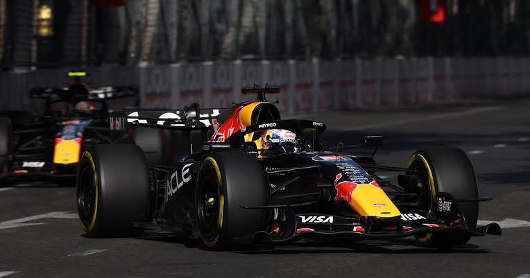 LewisHamArg44's tweet photo. Si no lo digo, reviento.
Checo Pérez hoy hubiera ganado con este Red Bull. https://t.co/DXJssTzMJE