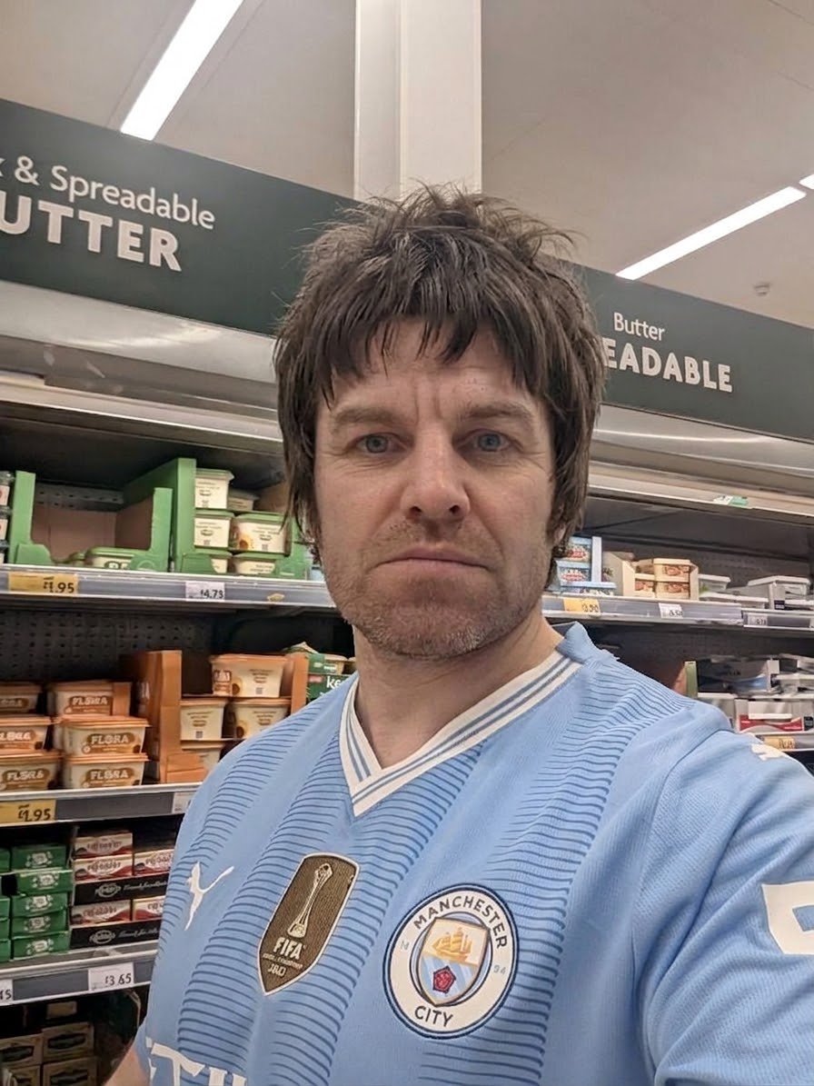 FootballCreatio's tweet photo. Knebworth ticket secured #Oasis https://t.co/HNsiKds0mK