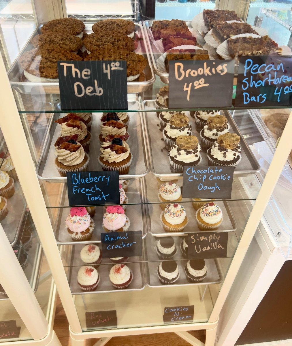 averytaylor5p1f's tweet photo. Today's menu: 8 a. m. –5 p. m. To reserve, text 704-497-0218. Delivery is available through Grubhub. https://t.co/C2NlQgXQZh