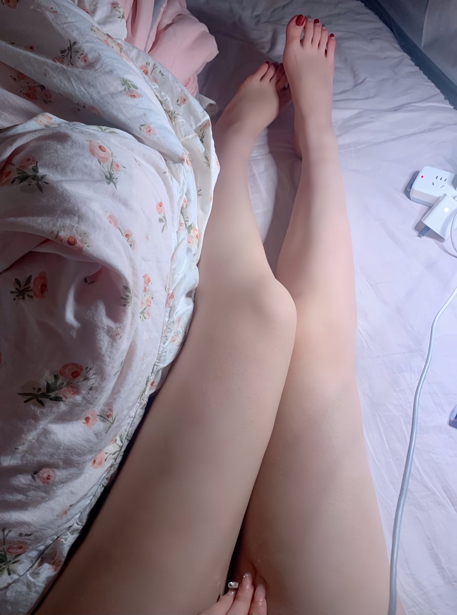 nainaihenda's tweet photo. 我这美甲好看嘛 https://t.co/PSrZeubivF