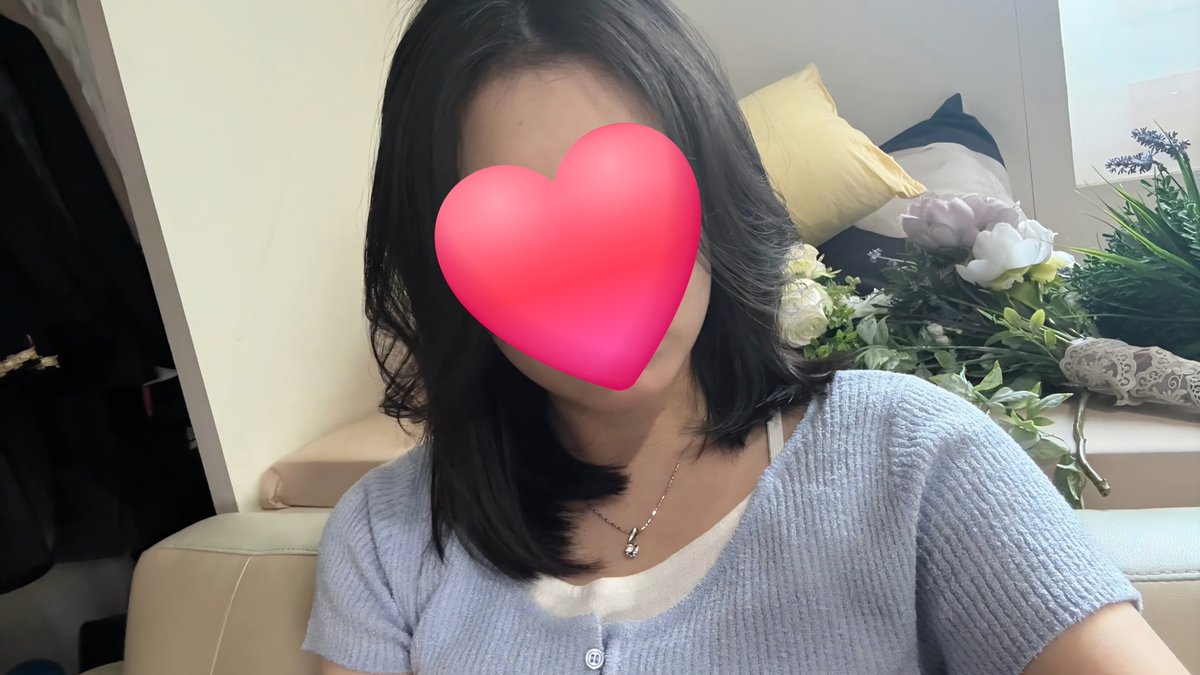 jiin7694's tweet photo. 꼴리는 지인년들 사진 줄테니깐 찐득하게 능욕해주실 분?💕 좆올, 평가, 능욕 다 환영💕
#지인능욕 #지인상납 #ㅈ올 #지인좆올 #지인 https://t.co/T8kfNjSlJt