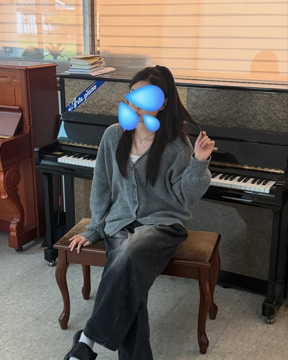 jiin7694's tweet photo. 꼴리는 지인년들 사진 줄테니깐 찐득하게 능욕해주실 분?💕 좆올, 평가, 능욕 다 환영💕
#지인능욕 #지인상납 #ㅈ올 #지인좆올 #지인 https://t.co/T8kfNjSlJt
