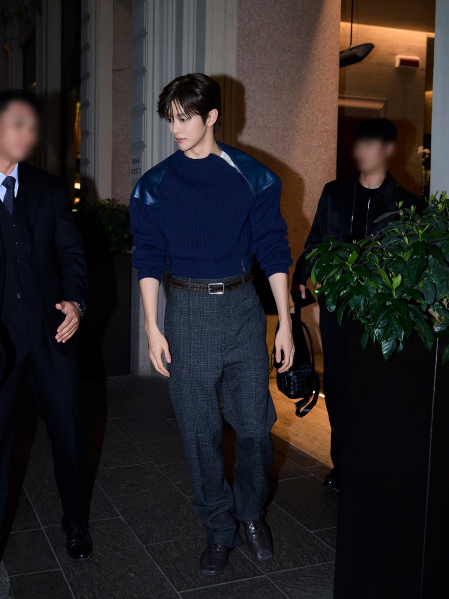 ssungchan_th's tweet photo. ซองชานที่งานแฟชั่นโชว์ BOTTEGA VENETA SUMMER 2027 วันนี้ค่ะ เหมาะสมกับคำว่า “Bottega Prince” ทุกอย่าง

🔗 https://t.co/trLTLG7TEP

SUNGCHAN at BOTTEGA VENETA MFW SS27
#BottegaVenetaSS27xSUNGCHAN
#BottegaVenetaSummer2027
#보테가성찬 #SUNGCHAN https://t.co/mMXvMxJHVq