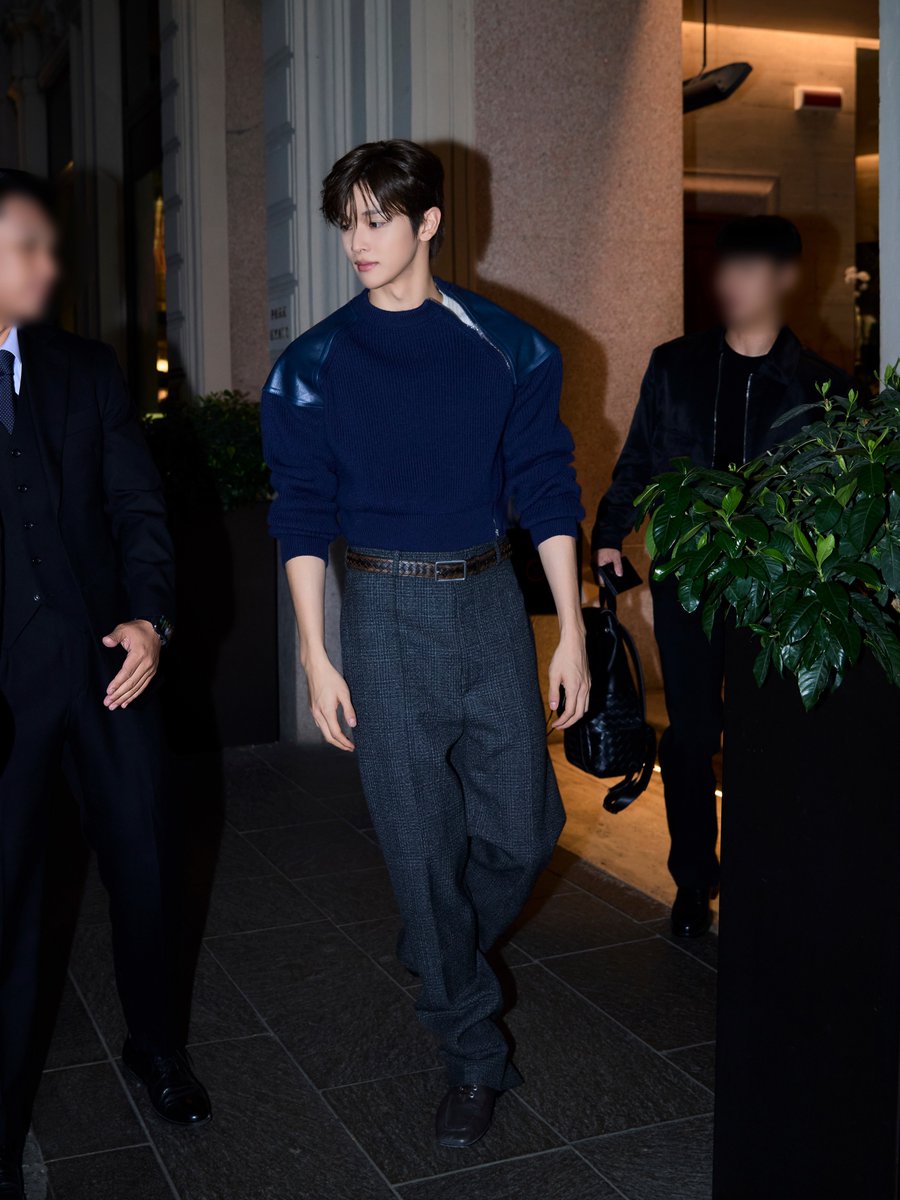 ssungchan_th's tweet photo. ซองชานที่งานแฟชั่นโชว์ BOTTEGA VENETA SUMMER 2027 วันนี้ค่ะ เหมาะสมกับคำว่า “Bottega Prince” ทุกอย่าง

🔗 https://t.co/trLTLG7TEP

SUNGCHAN at BOTTEGA VENETA MFW SS27
#BottegaVenetaSS27xSUNGCHAN
#BottegaVenetaSummer2027
#보테가성찬 #SUNGCHAN https://t.co/mMXvMxJHVq